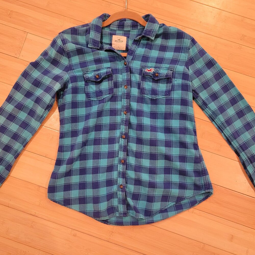 Large Hollister women's cotton blue flannel